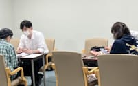 東京都目黒区はデジタル機器の扱いに慣れない高齢者が不利益を被る情報格差の解消を目指す一環で相談会を開催