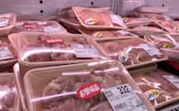 スーパーでは割安感の強い鶏肉や豚のミンチ肉が売れた