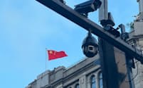 中国当局はスパイ行為を厳しく取り締まる（中国・上海市にある監視カメラ）