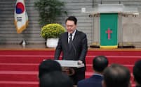 梨泰院事故から１年を迎えた29日、ソウル市内の教会で追悼の辞を述べる尹錫悦大統領（韓国大統領府提供）