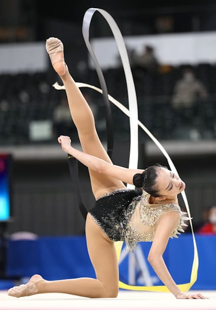 JS 新体操 全日本新体操、喜田未来乃・鈴木菜巴が種目別2冠 - 日本経済新聞
