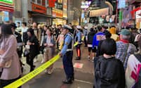 渋谷センター街は右側通行と立ち止まり禁止の声掛けが徹底され、人が順調に流れ続けていた