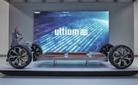 GMのEV向けプラットフォーム。液系電池「Ultium」を搭載している。ホンダのプロローグもこのプラットフォームを採用した（写真：GM）
