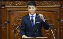 衆院本会議で質問に立つ立憲民主党の泉健太代表（24日）