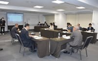 半導体産業集積のビジョンについて有識者懇話会で議論した（9日、札幌市）