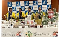 フェア開催に先立ち、関係者が茨城県の大井川和彦知事（中央）を表敬訪問した（９日、水戸市）