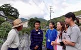 高知大生と台湾、インドネシアの学生が農家にインタビューした（高知県安田町）