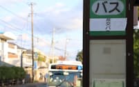 動物園通りでは、廃止された熊本都市バスの路線を九州産交バスが走っている（熊本市）