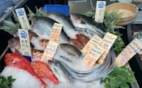 魚力は値札にも工夫を凝らし、日本産をアピールする