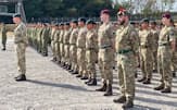 共同訓練を前に訓示を聞く陸上自衛隊と英国陸軍（15日、群馬県）
