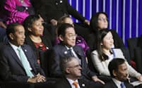 APEC首脳会議の歓迎式典に臨む岸田首相（中央）＝15日、米サンフランシスコ（代表撮影・共同）