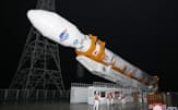 平安北道鉄山郡の西海衛星発射場から偵察衛星「万里鏡1号」を搭載して打ち上げられた新型衛星運搬ロケット「千里馬1」型（21日）=朝鮮通信