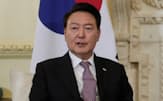 韓国の尹錫悦大統領は24日にパリでフランスのマクロン大統領と会談した（写真は尹氏、22日、ロンドン）=ロイター
