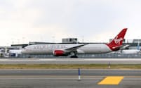 ２８日、再生燃料のみを使った航空機が大西洋飛行を終えニューヨークに到着した（ジョン・Ｆ・ケネディ国際空港）＝ロイター
