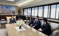 静岡県議会総務委員会は知事に発言の訂正を申し入れた（29日、静岡県庁）
