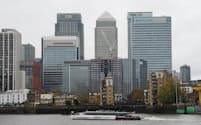 英金融大手HSBCなどの高層ビルが立ち並ぶカナリーワーフ地区（ロンドン）