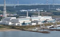 新潟県の東京電力柏崎刈羽原子力発電所の（左から）５号機、６号機、７号機