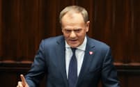 11日、下院で新首相に選出されたトゥスク氏＝ロイター