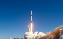 韓国初の偵察衛星を搭載したロケットが米西部の基地から打ち上げられた（23年12月）＝韓国国防省提供