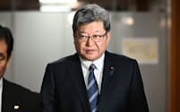 自民党の萩生田政調会長は14日に辞表を提出する（13日午前）