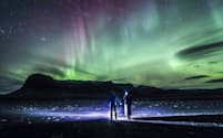 アイスランドでは、オーロラがよく見られる。写真はビーク村で撮影されたオーロラ。太陽極大期には、オーロラが見られる範囲が南へ大きく広がるかもしれない。（PHOTOGRAPH BY BEN HORTON, NAT GEO IMAGE COLLECTION）