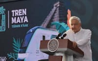 2024年に任期満了で退任するロペスオブラドール大統領は反対を押し切り、「マヤ鉄道」の開業を強行した（15日、メキシコ南部のカンペチェ）
