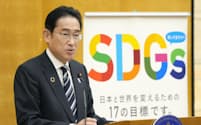 「ジャパンSDGsアワード」表彰式であいさつする岸田首相（19日午前、首相官邸）＝共同