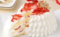 高島屋がECで販売した「レ・サンス　ストロベリーフリルショートケーキ」。崩れて届いた商品は返金などの対応をする。