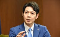 鈴木知事は北海道にはタクシー会社が無い地域もあると指摘した（26日、札幌市）