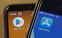 アップルの「App Store(アップストア)」とグーグルの「Google Play(グーグルプレイ)ストア」