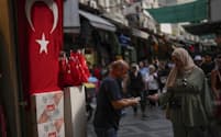 トルコ経済は高インフレに苦しんでいる（イスタンブール）＝AP