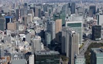 東京都心に立ち並ぶ高層ビル。手前右は汐留、左奥は丸の内・大手町