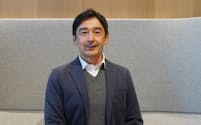 サノフィ日本法人の岩屋孝彦社長は「2030年までに売り上げ2倍を目指す」と話す