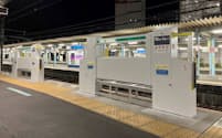 茨城県内のJR線で初のホームドアで安全性を高める（取手駅）