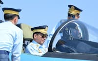 中国と武装勢力の双方から圧力が強まる軍政トップのミンアウンフライン国軍総司令官（中央、2023年）