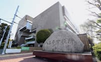 与野党対決型となった東京都八王子市長選は与党が推す候補が制した