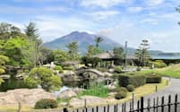 仙巌園は薩摩藩主だった島津氏の別邸跡で、園内には世界文化遺産の構成資産がある（鹿児島市）