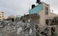 イスラエル軍によって破壊されたヨルダン川西岸地区の住宅（21日）＝ロイター
