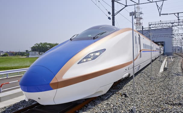 北陸新幹線延伸による地域経済活性化への期待が高まっている