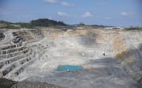 カナダのFQM社が操業するコブレ・パナマ鉱山は露天掘り銅鉱山として世界最大級の規模を持つ＝ロイター