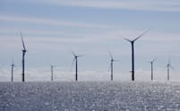 フランス西部の沖合にある洋上風力発電施設＝2022年9月＝ロイター共同
