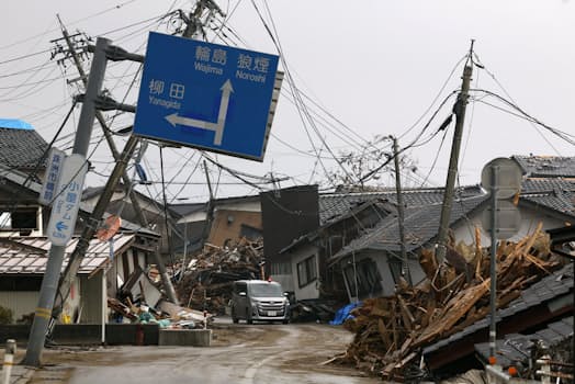 多くの家屋が倒壊した石川県珠洲市=1日午前