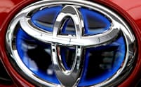 FILE PHOTO: The Toyota logo is pictured on a Toyota car in Tokyo May 9, 2012. REUTERS/Toru Hanai (JAPAN - Tags: TRANSPORT BUSINESS LOGO)/File Photo