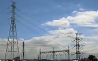 発電と小売り会社の双方に送電線整備の負担を求める制度が始まる