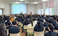 横浜銀行が実施した横浜国立大学教育学部付属横浜中学校での授業（2023年11月17日）