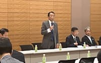 議連の総会で発言する麻生太郎氏
