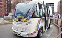 福岡市は自動運転の電気自動車（EV）バスを運行する実証実験を始める（16日、福岡市）
