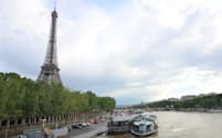 セーヌ川とエッフェル塔（16年6月、フランス・パリ）