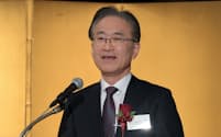 大賞を受賞し挨拶するソニーグループの吉田憲一郎CEO（19日、東京都千代田区）