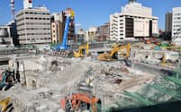 福島駅前の再開発予定地。ビル解体は進むが……（18日、福島市）